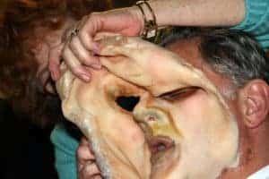 037-Twisted_Sister_Removing_Mask