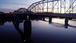 Walnut_street_bridge_dusk